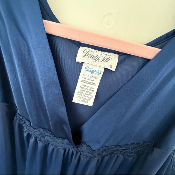 Vintage Vanity Fair Navy Blue Nylon Sleeveless Nightgown Size Small - Picture 2 of 7